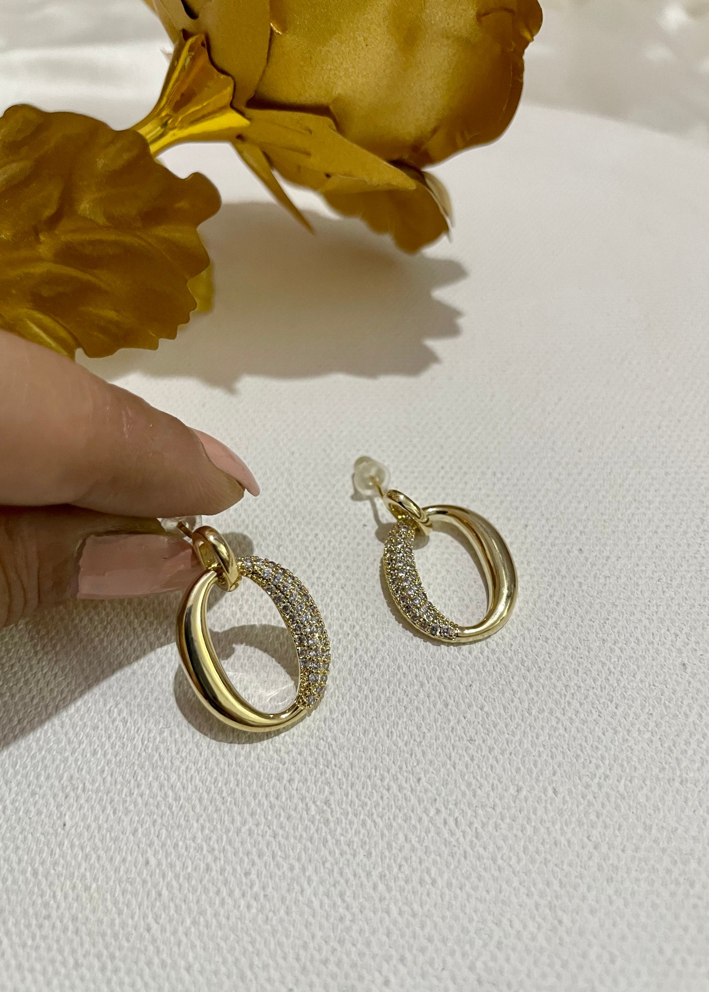 Eterna oval earrings