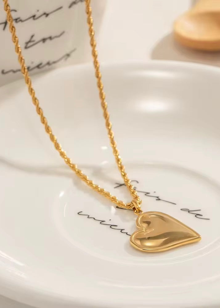 Dreamy heart necklace