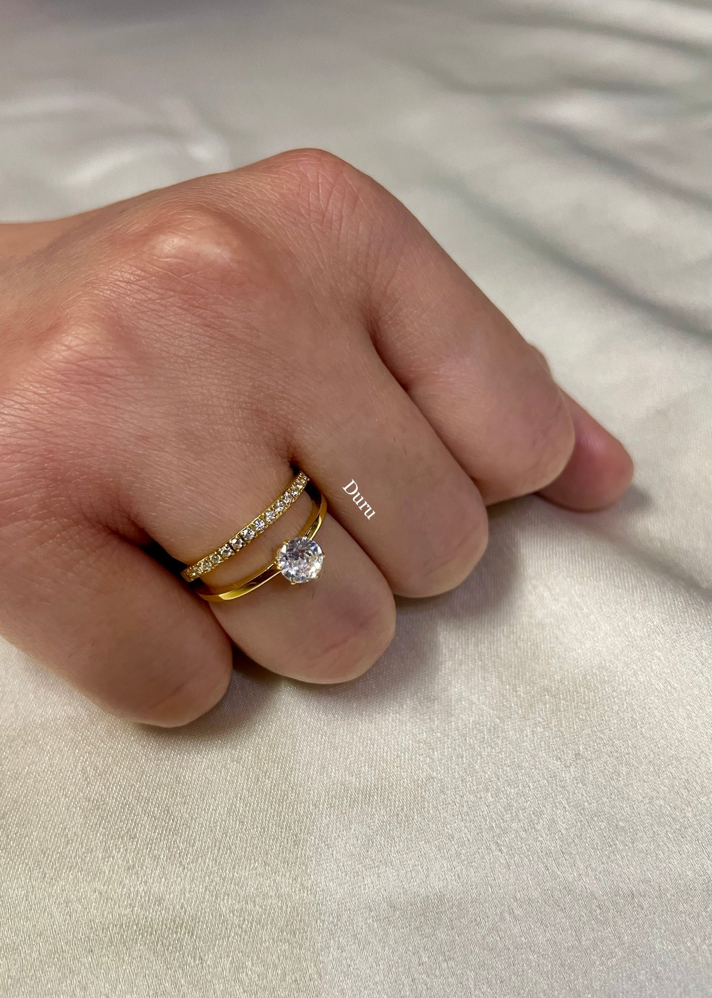Luxe solitaire ring