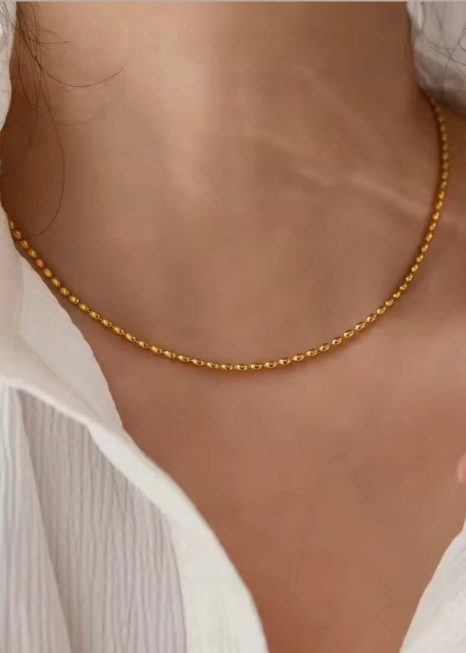 Minimal glow necklace