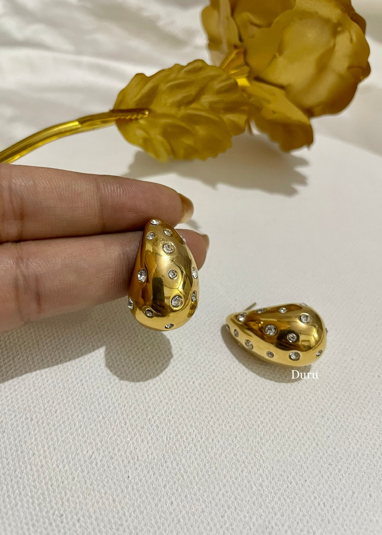 Dazzling drop earrings