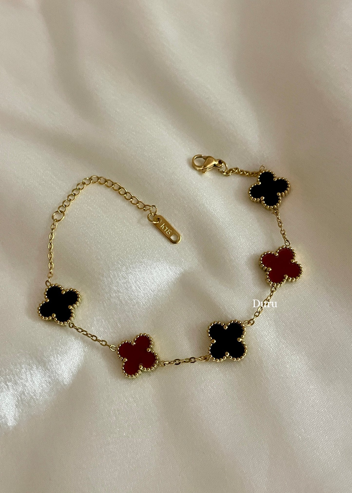 Red-black clover bracelet