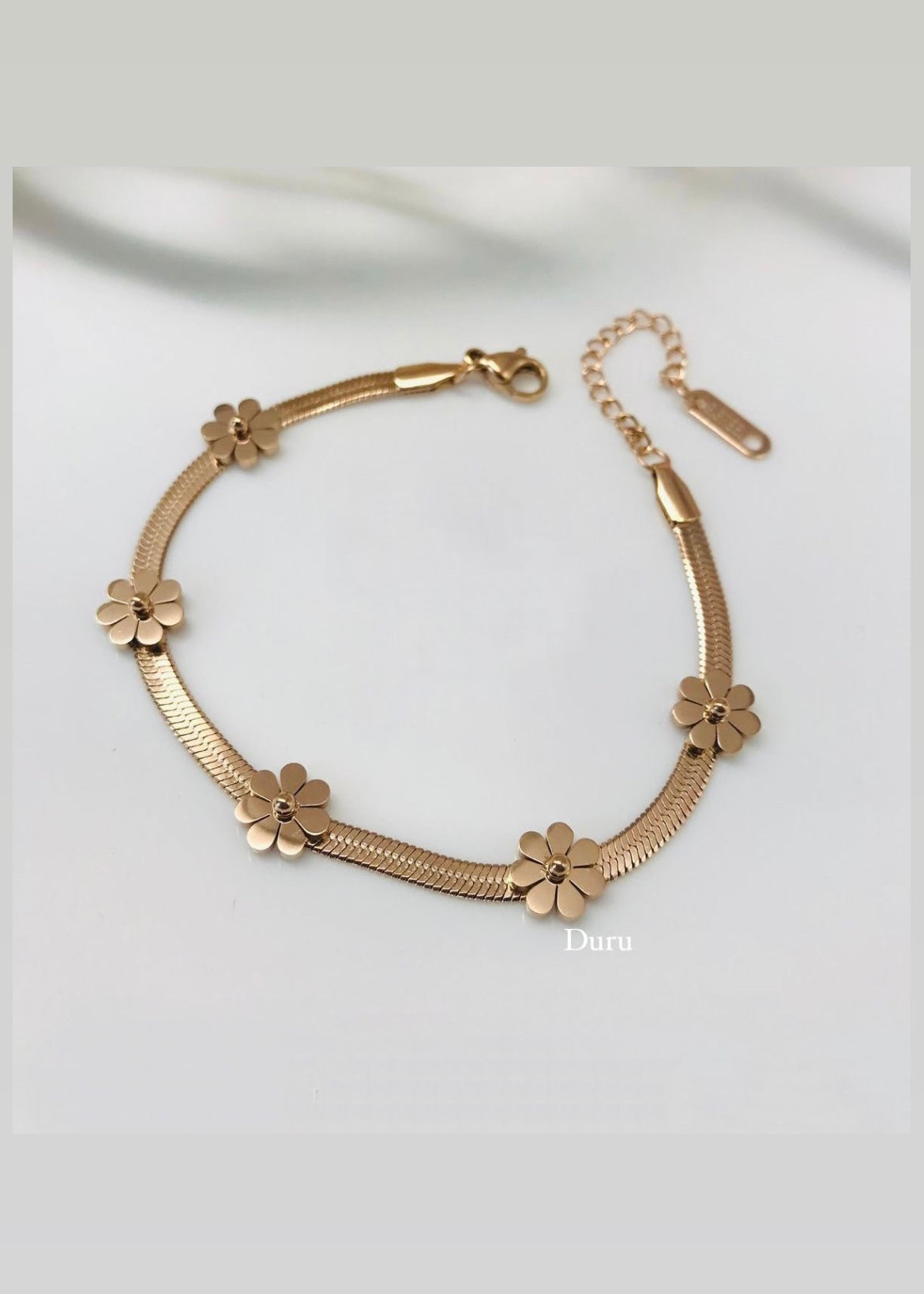 Daisy chain bracelet