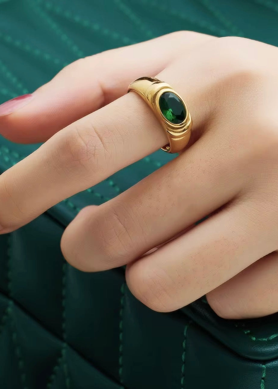 Emerald saga ring