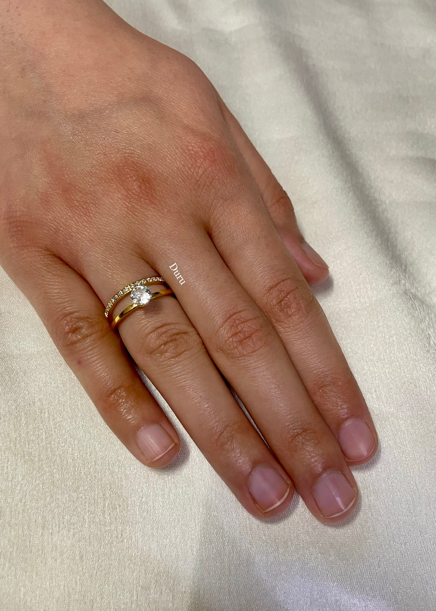 Luxe solitaire ring