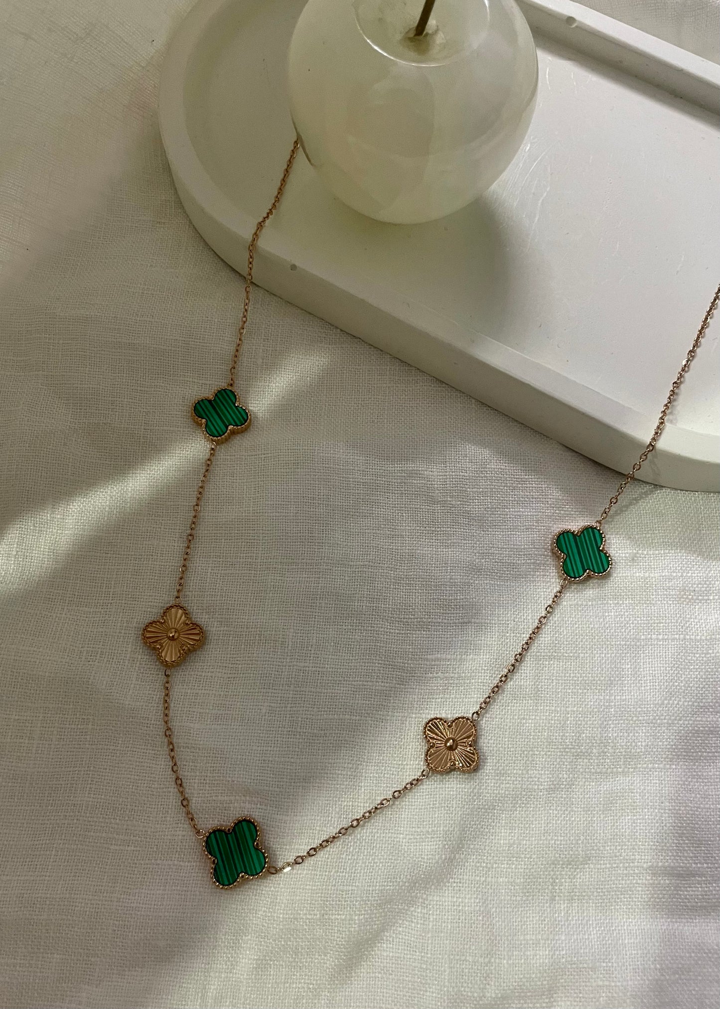 Green clover necklace