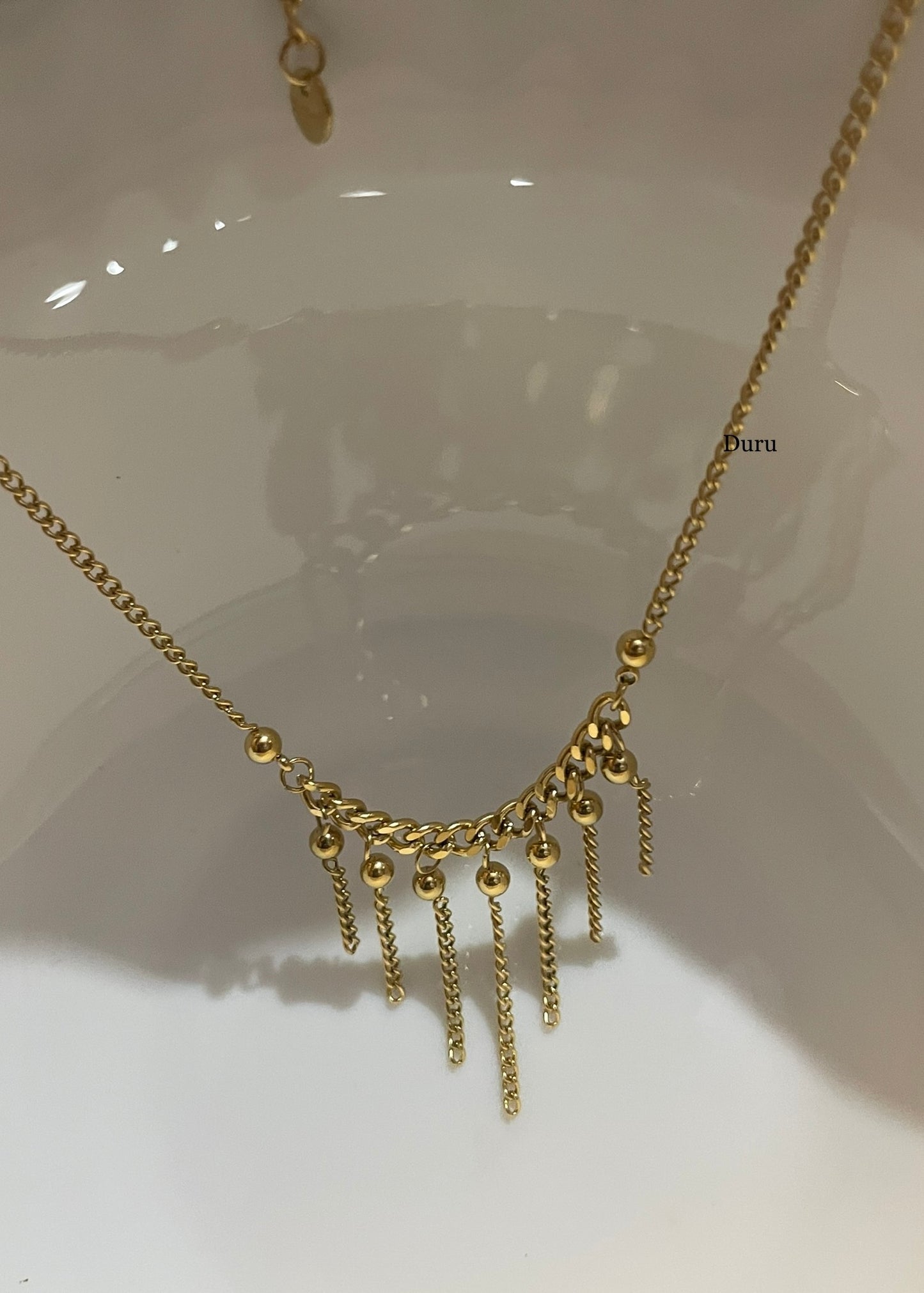 Gold fall necklace