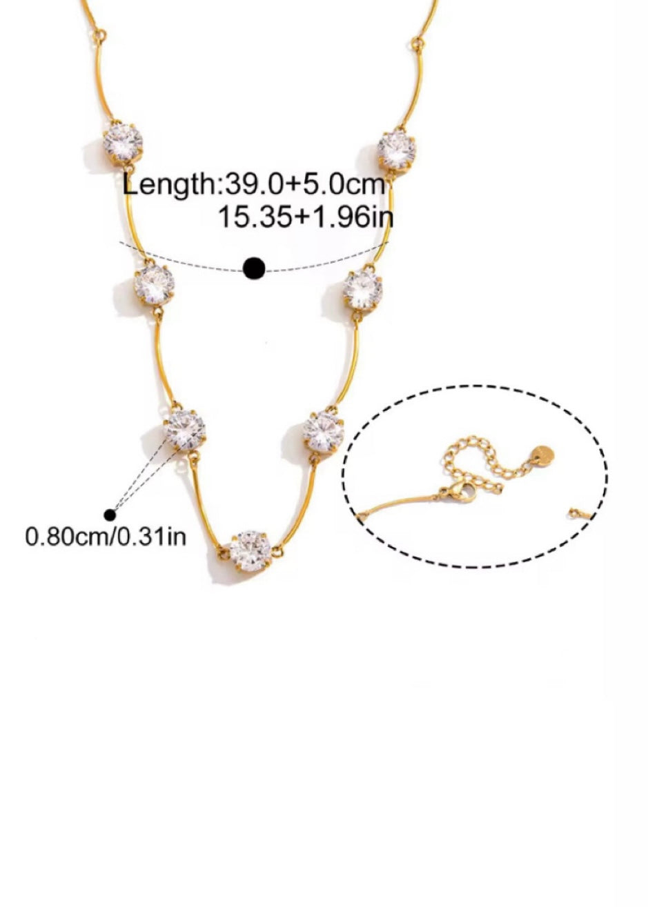 Floating solitaire necklace