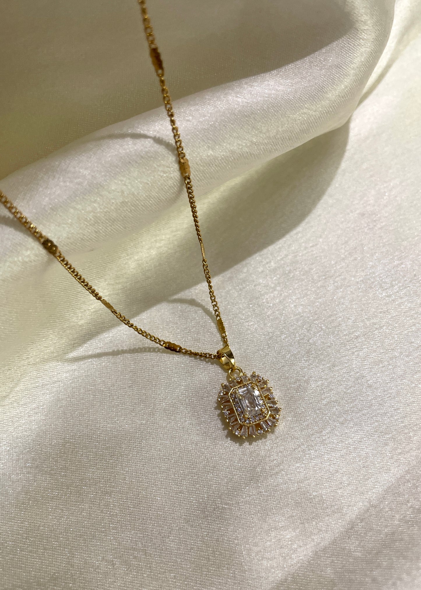 Glitz necklace