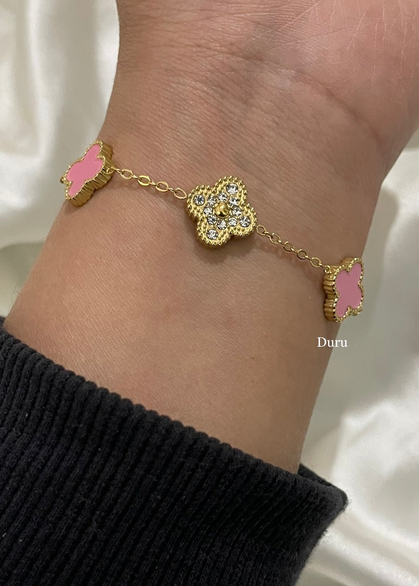 Pink blingy clover bracelet