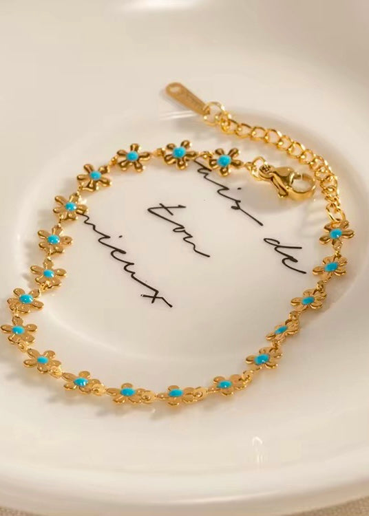 Dainty floral bracelet