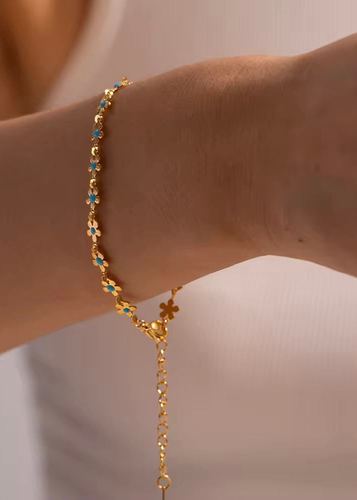 Dainty floral bracelet