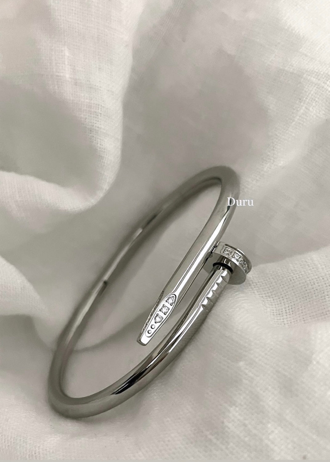 Nail stones bracelet