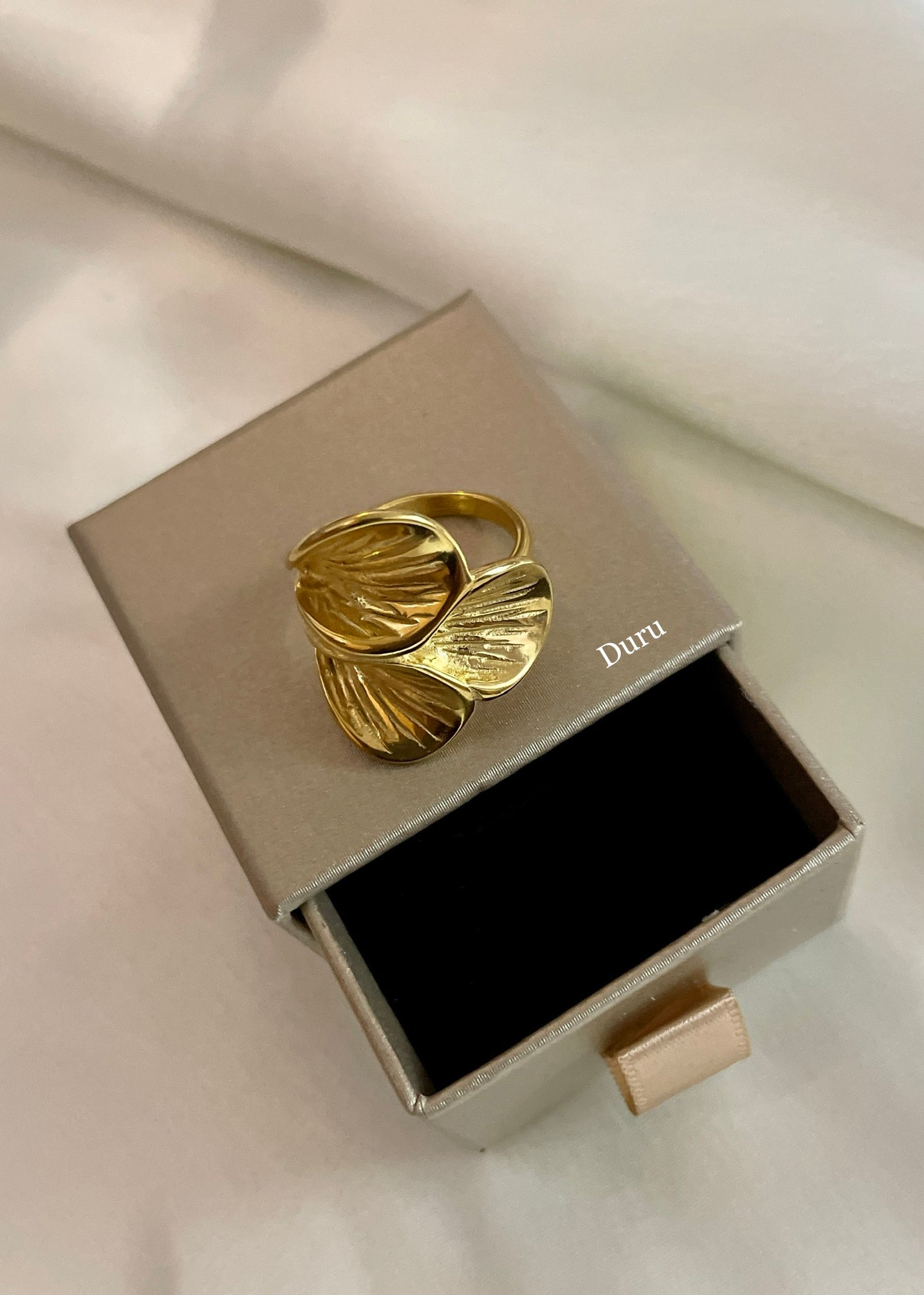 Chunky floral ring
