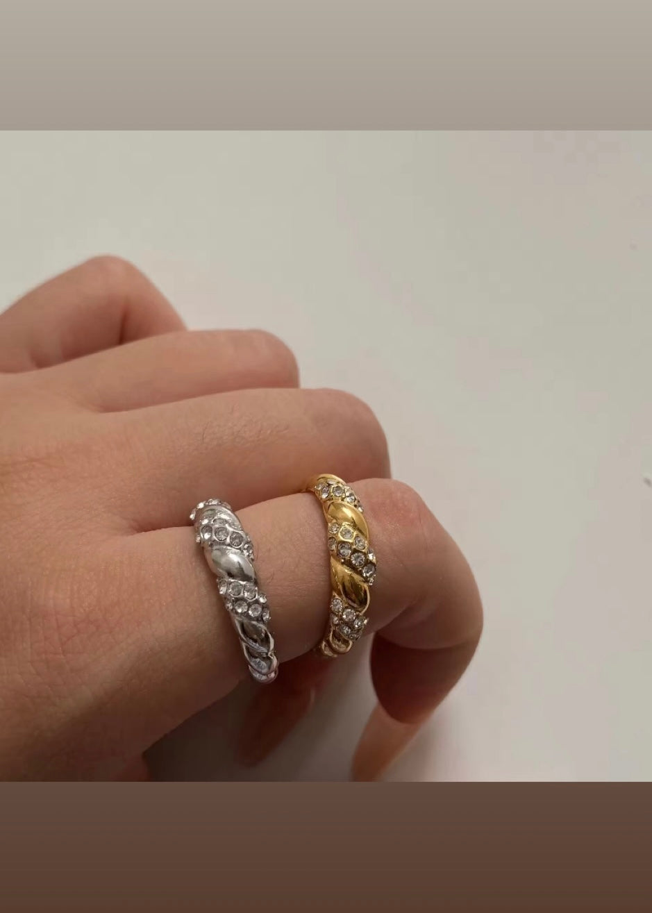 Alisha ring