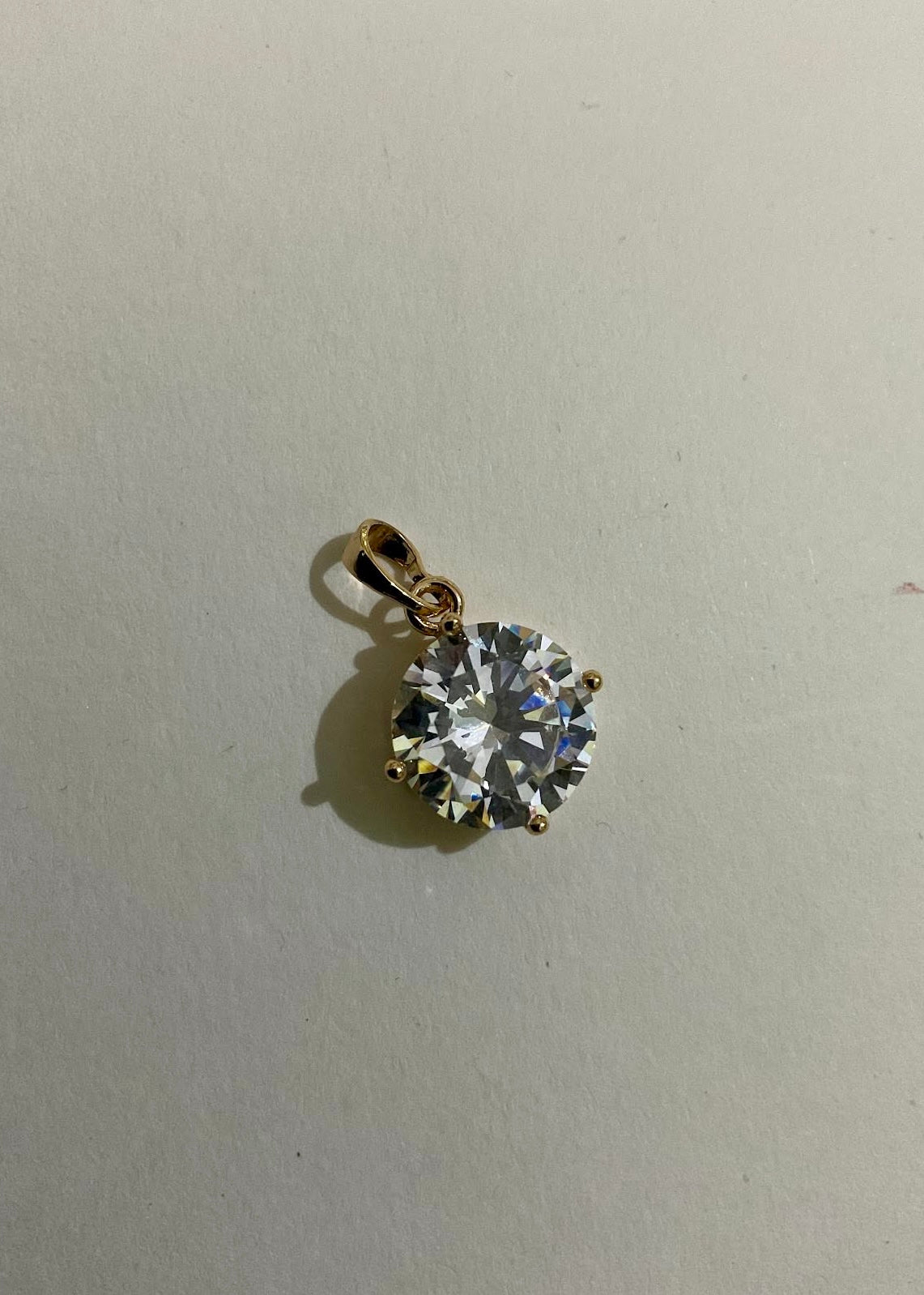 Nuru solitaire pendant