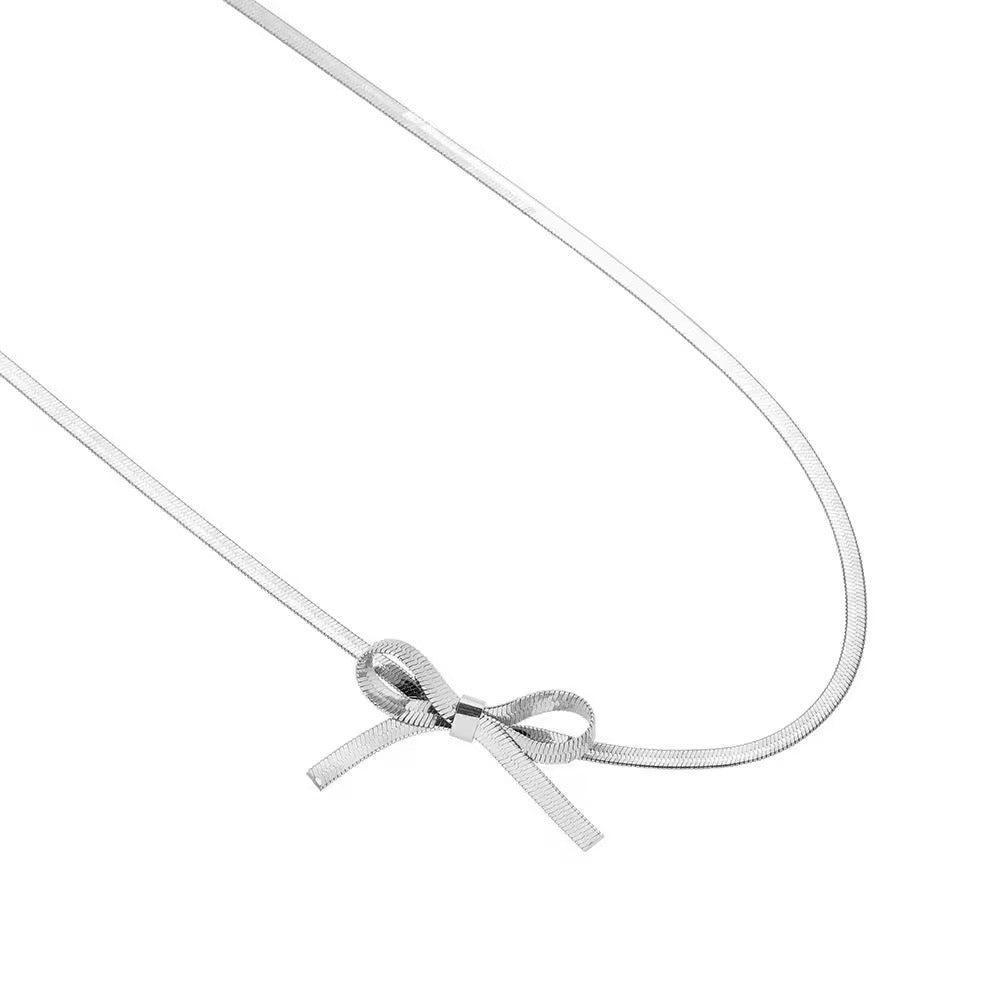 Silver bow necklace