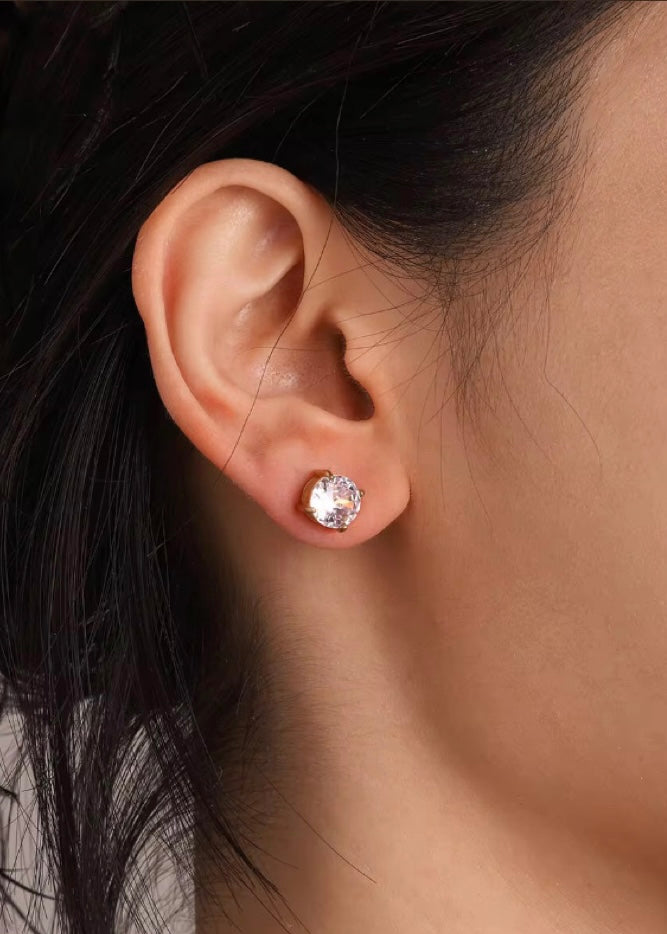 Round solitaire studs
