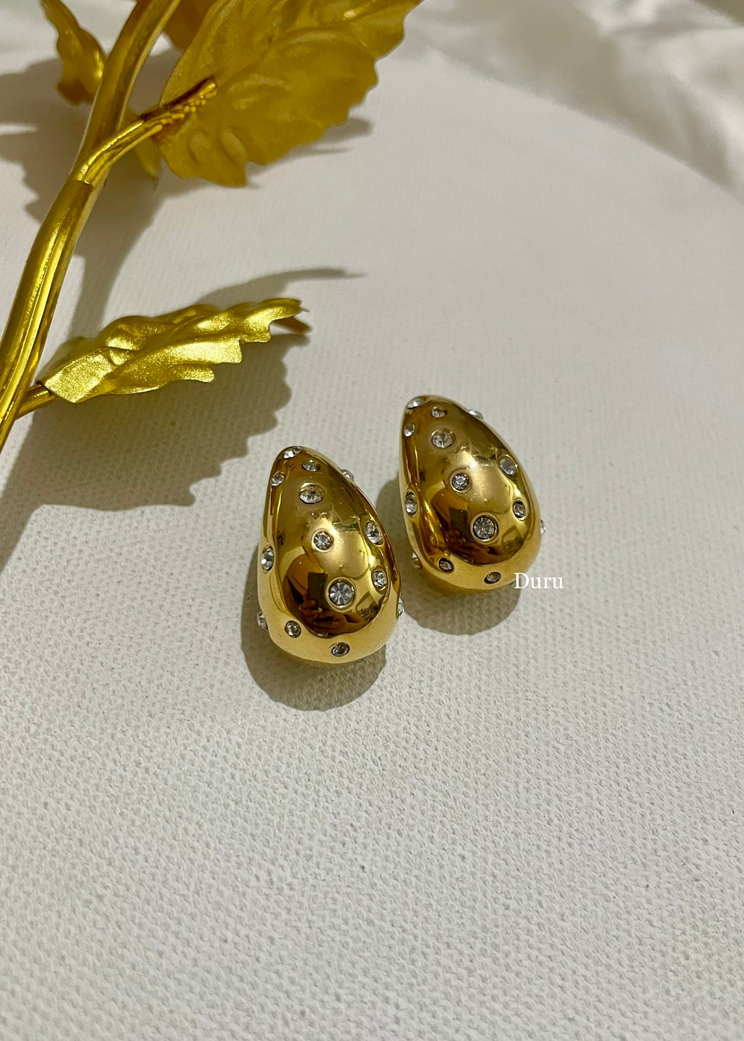 Dazzling drop earrings