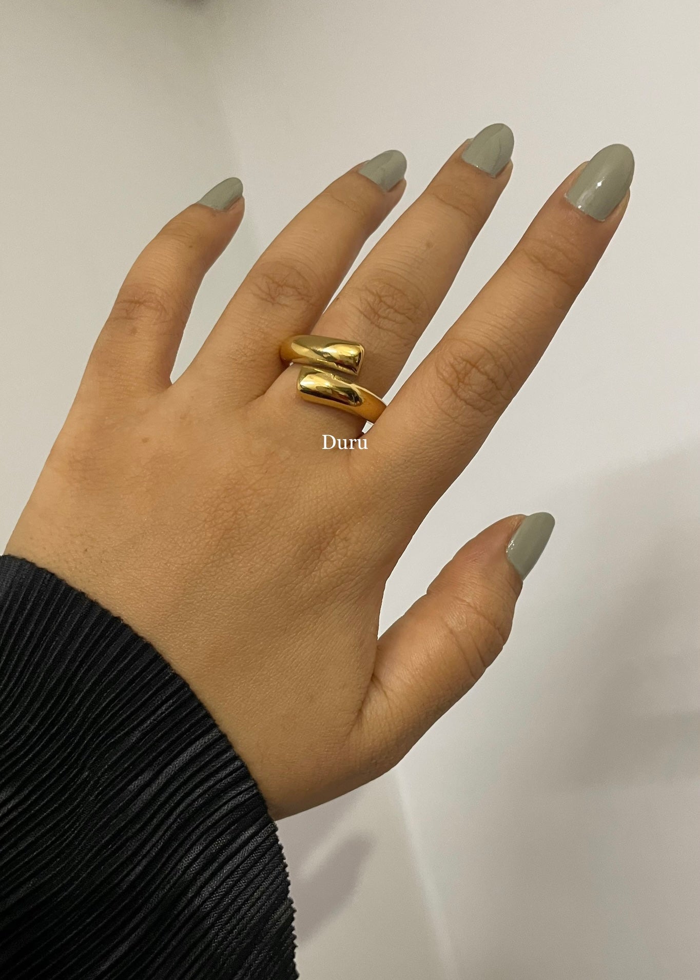 Bold gleam ring
