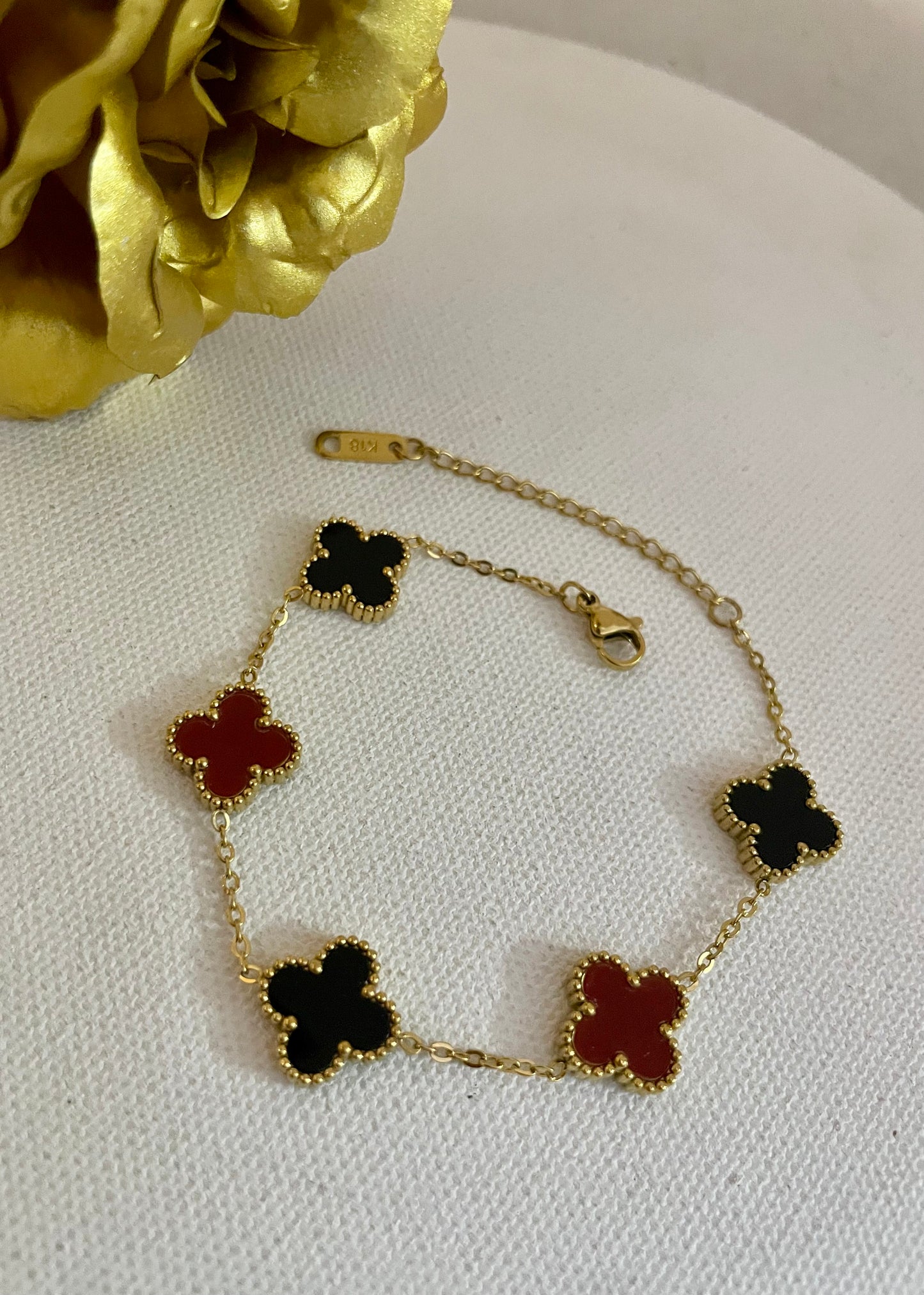 Red-black clover bracelet