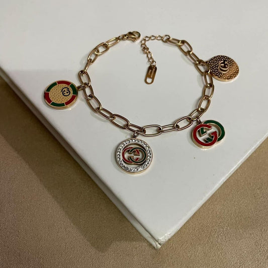 G charms bracelet