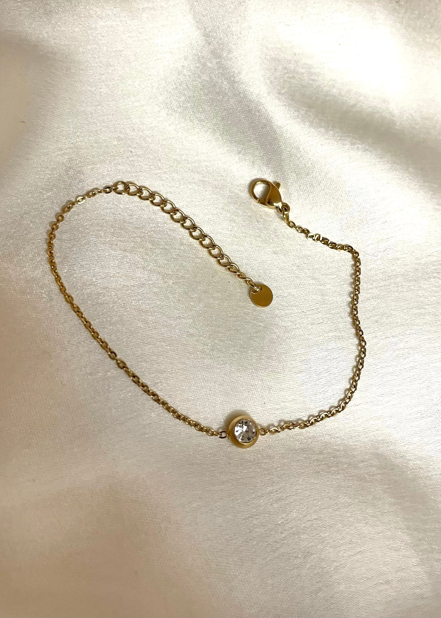 Round solitaire bracelet