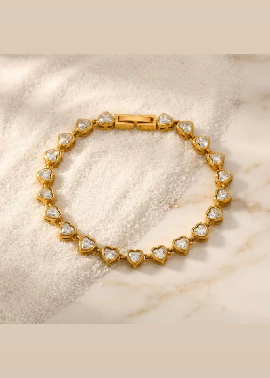 Dazzling hearts bracelet