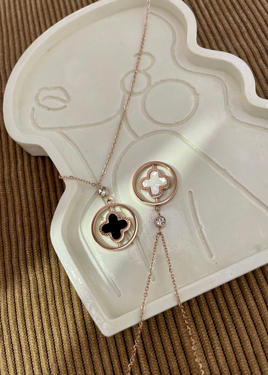 Clover ring necklace