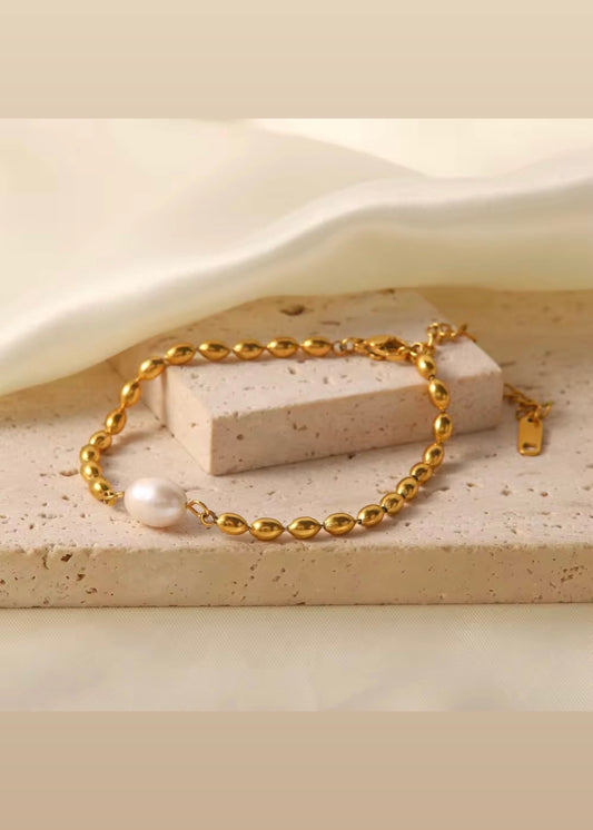 Pearl muse bracelet