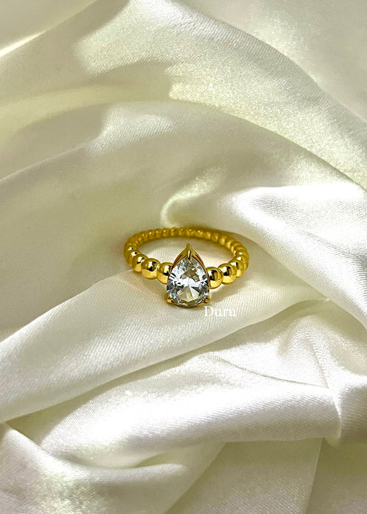 Princess solitaire ring
