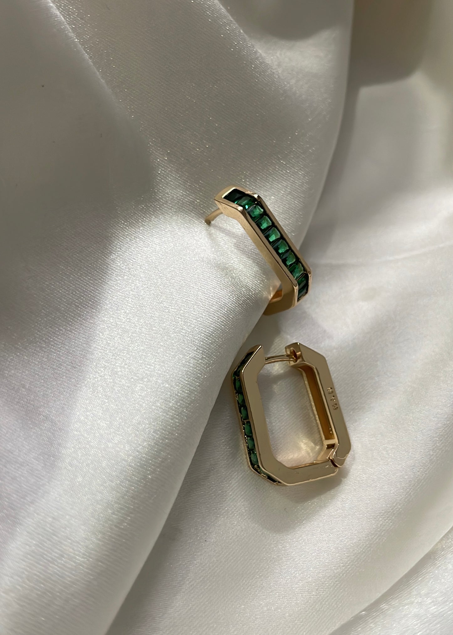 Octo emerald hoops(Gold)