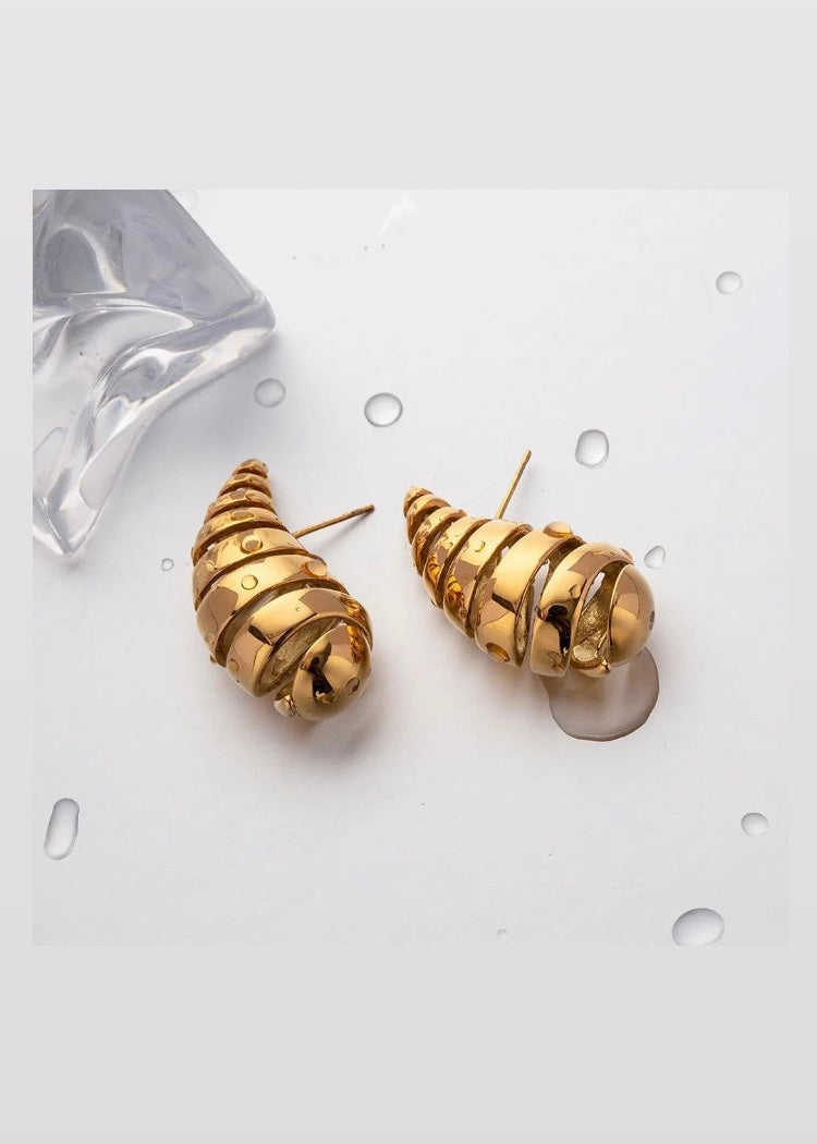 Spiral waterdrop earrings
