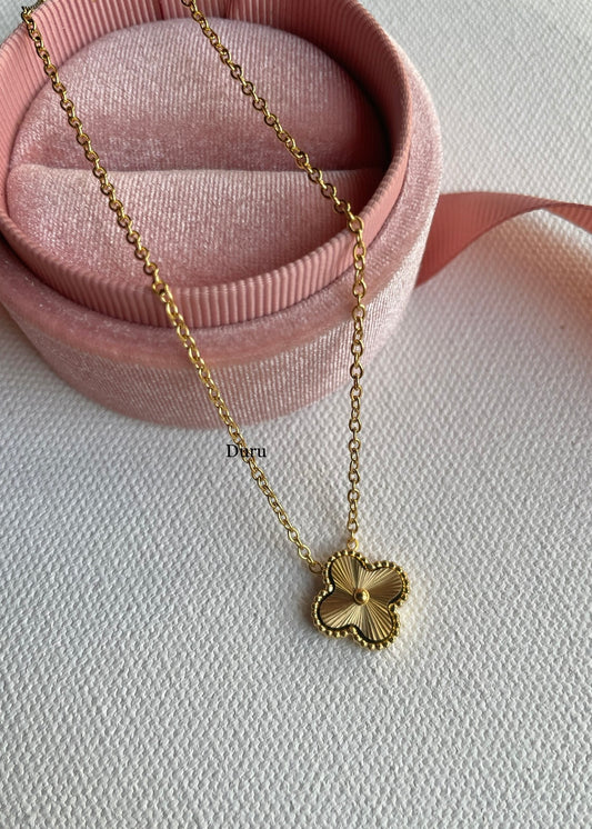 Clover necklace