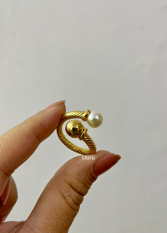 Pearl orbit ring