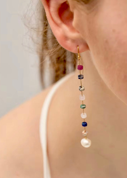 Multicolour stones sleek earrings