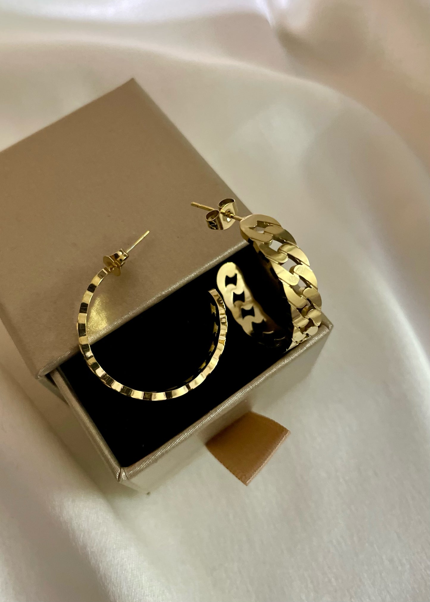 Kiara hoops