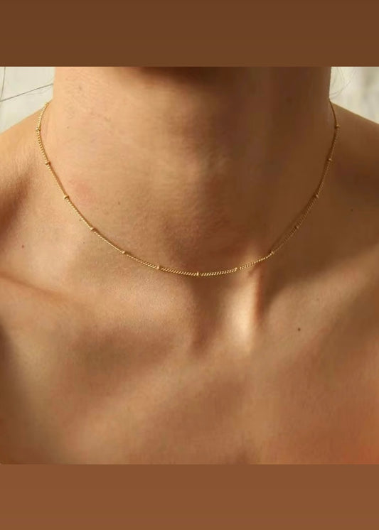 Minimal ball neckchain