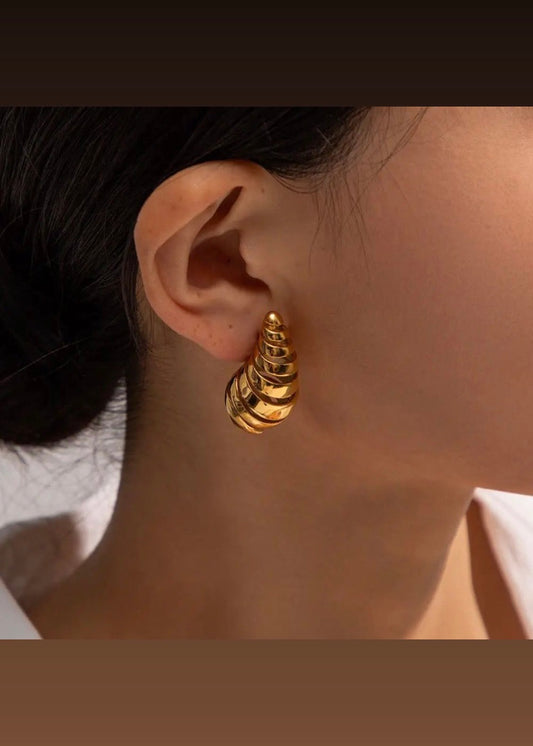 Spiral waterdrop earrings