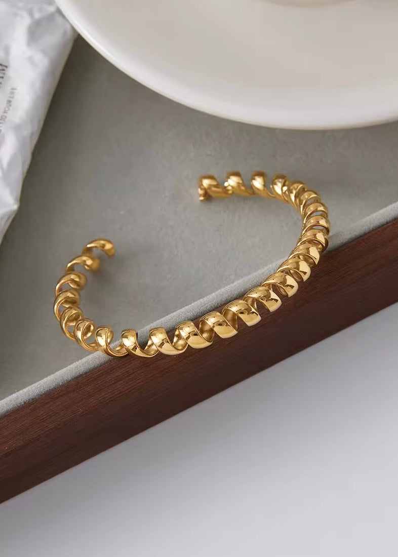 Spiral cuff bracelet