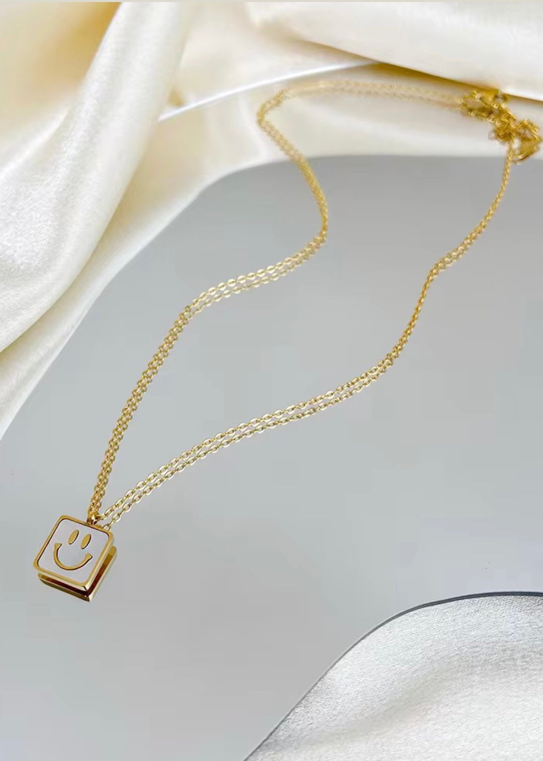 Smily necklace