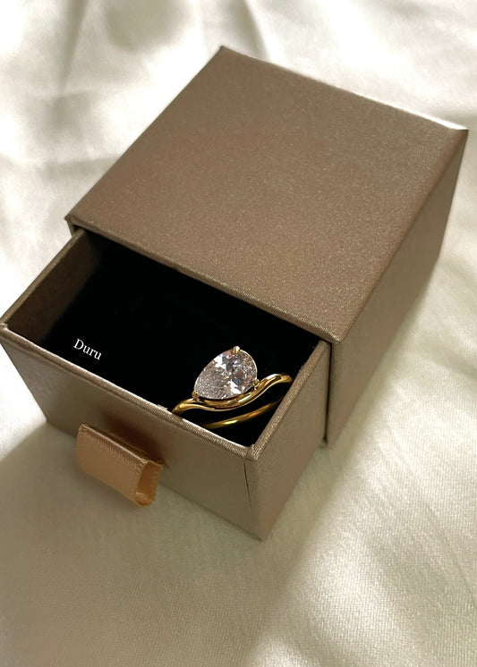 Raya solitaire ring