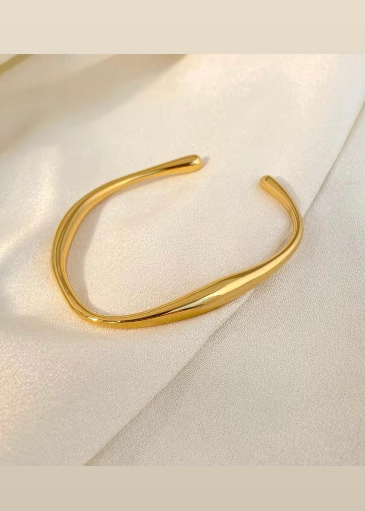 Gilded wave bracelet