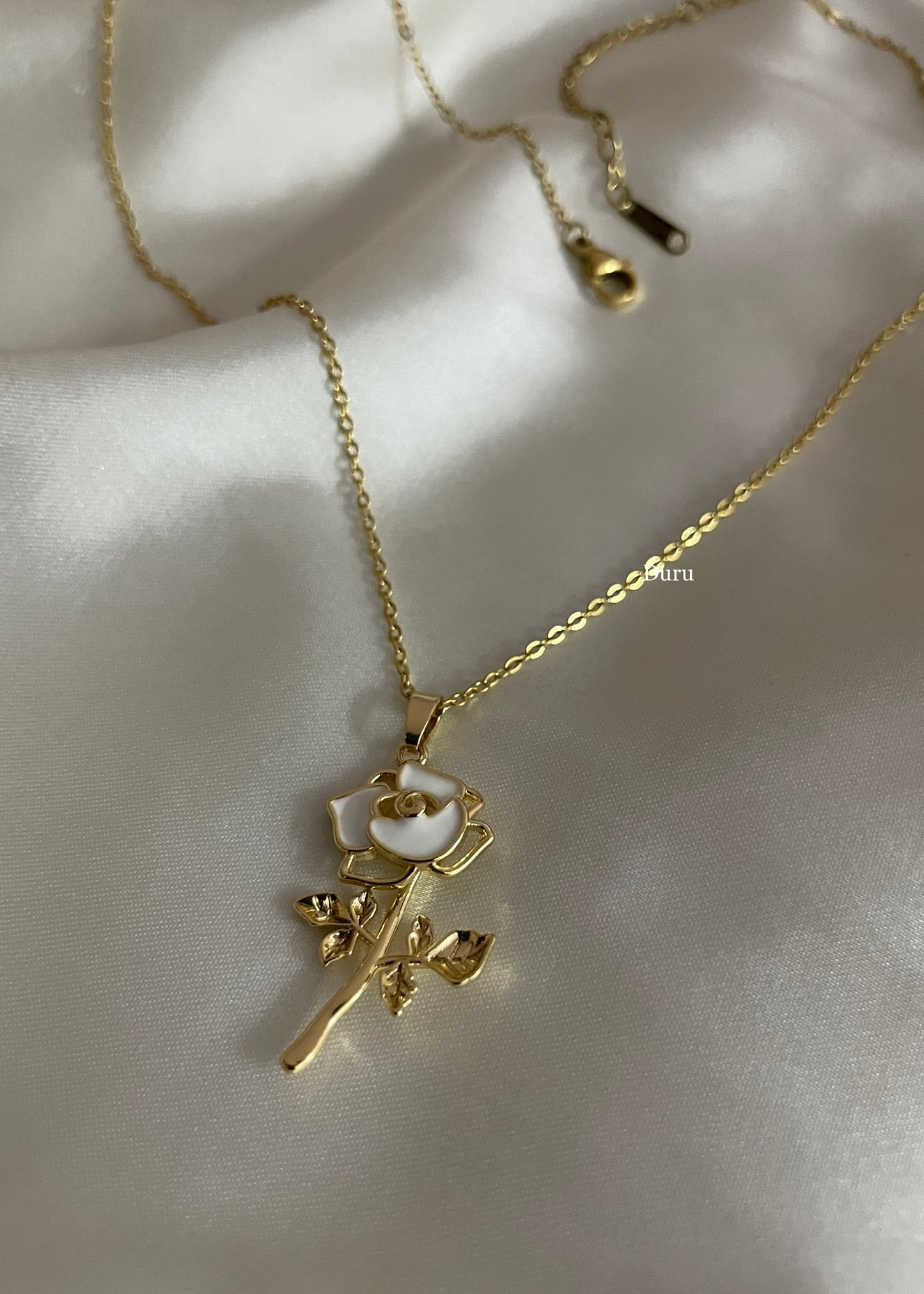 Rose necklace