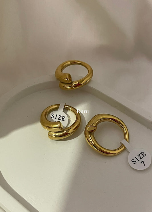 Bold gleam ring