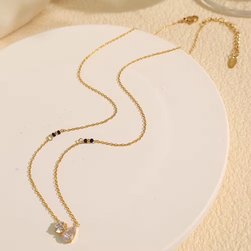 Solitaire luster necklace