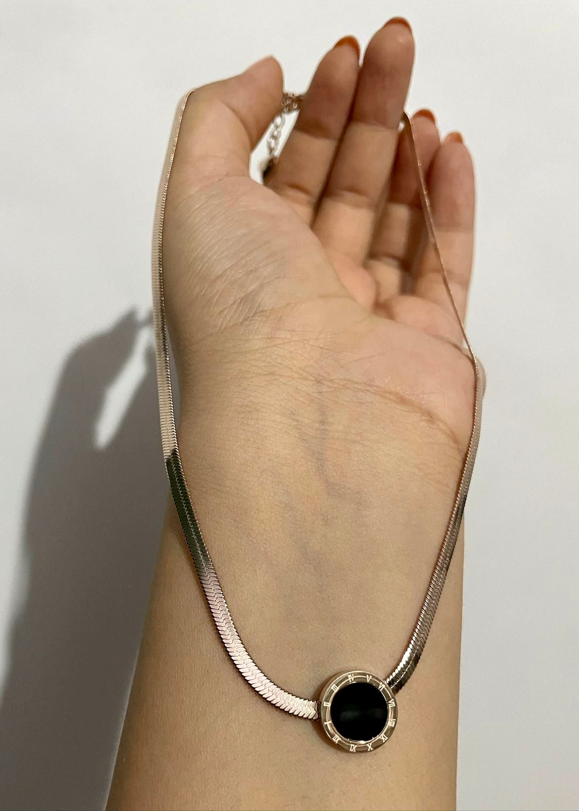 Roman snake necklace(Rosegold)