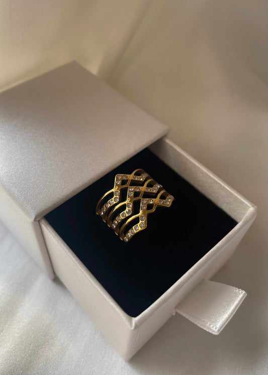 Curve ring