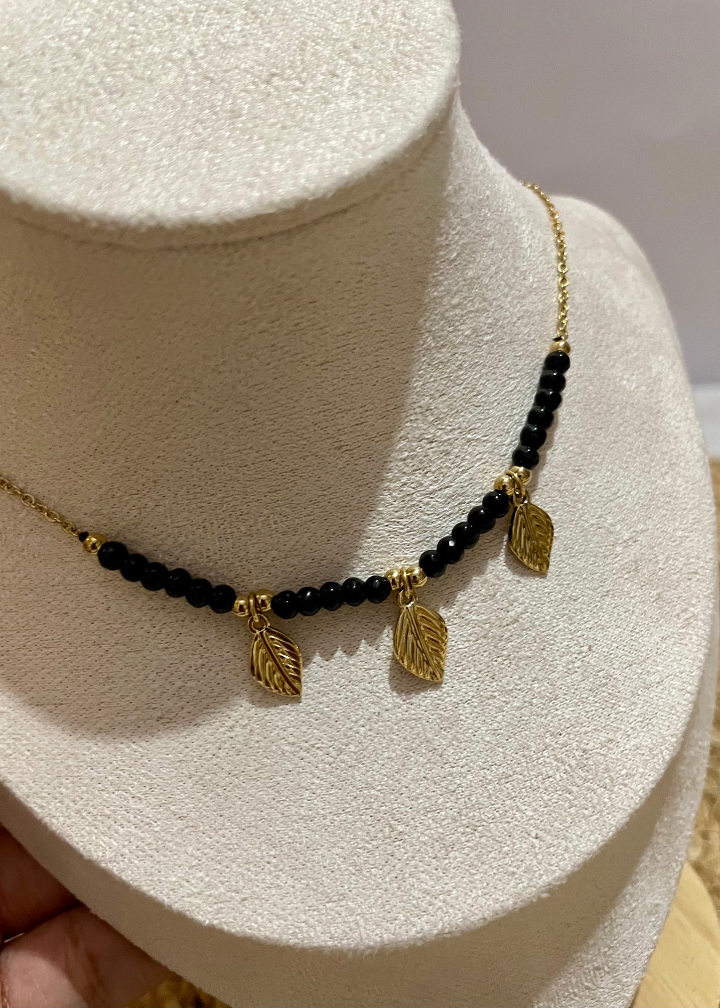 Black aurora necklace
