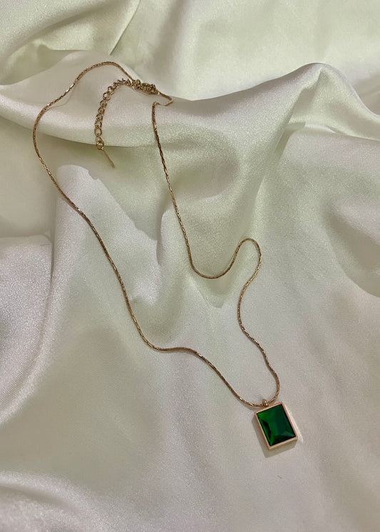 Emerald glow necklace